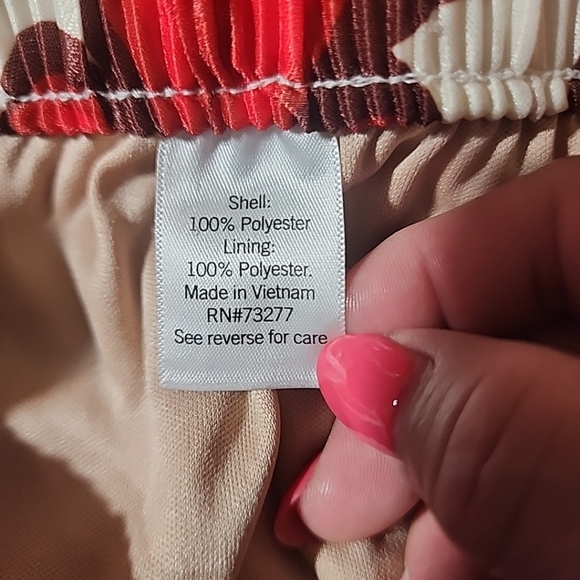 NINE WEST Pull On Wide Leg Crop Women's Pants, Floral Red And Cream Size Medium - Picture 4 of 8